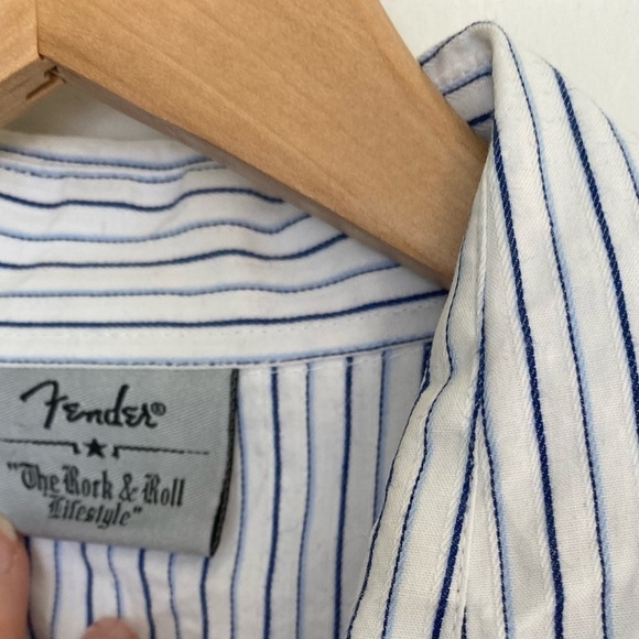 fender Guitars 🎸 Button Up Men’s Shirt with Rock & Roll Across front, Large - Picture 9 of 11